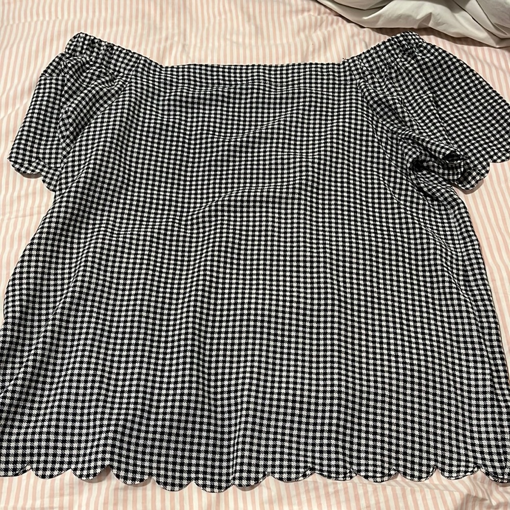 Elle off the shoulder top